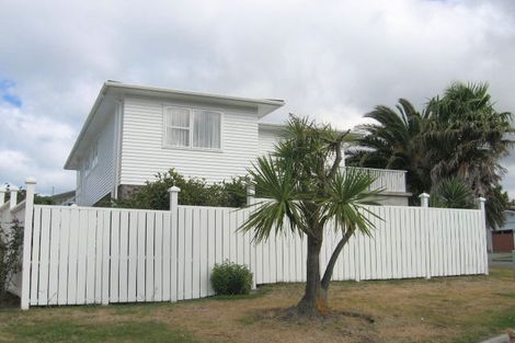 Photo of property in 3 Westview Grove, Miramar, Wellington, 6022