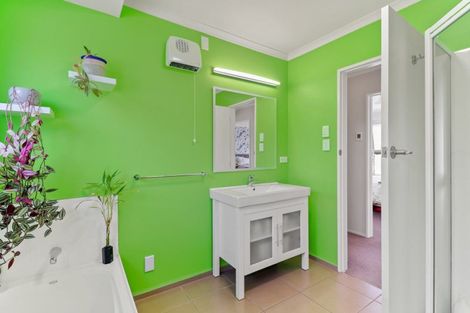 Photo of property in 18a Okoroire Street, Tirau, 3410