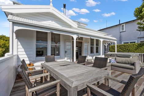 Photo of property in 11 Colenso Avenue, Hospital Hill, Napier, 4110