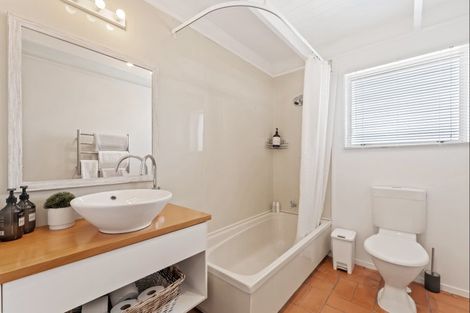 Photo of property in 19 Thistle Terrace, Omaha, 0986