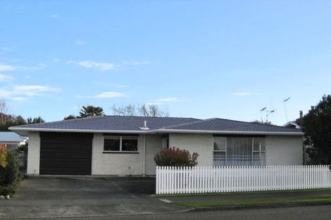 Photo of property in 40 Highbury Drive, Levin, 5510
