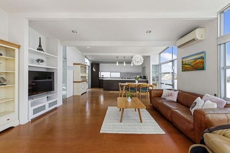 Photo of property in 10d Sunnynook Road, Sunnynook, Auckland, 0620