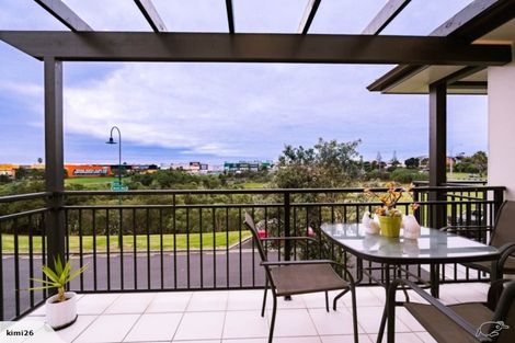Photo of property in 3/19 Waihi Way, East Tamaki, Auckland, 2013