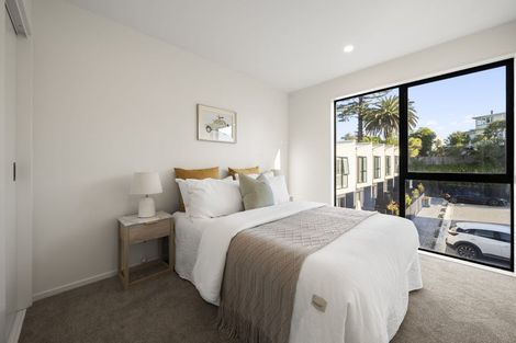 Photo of property in 1/18 Handley Avenue, Narrow Neck, Auckland, 0624