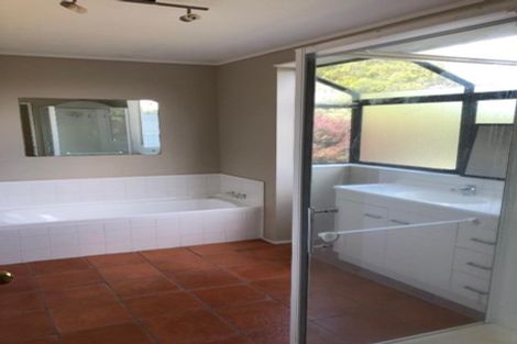 Photo of property in 2/41 Radiata Lane, Chatswood, Auckland, 0626