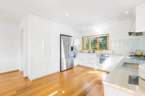 Photo of property in 86 Kitchener Road, Milford, Auckland, 0620