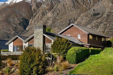 Photo of property in 4 Kinross Lane, Jacks Point, Queenstown, 9371