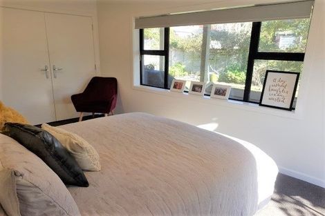 Photo of property in 3 Oak Avenue, Paremata, Porirua, 5024