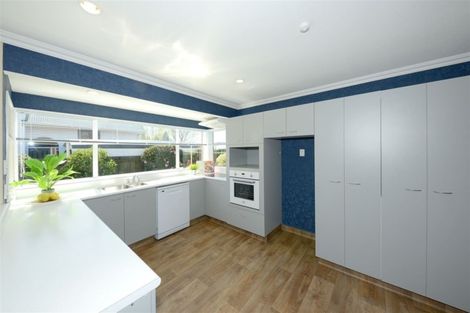 Photo of property in 2 Broadfell Avenue, Avonhead, Christchurch, 8042