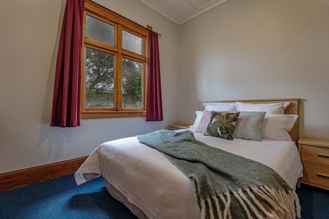 Photo of property in 33 Knowles Street, Terrace End, Palmerston North, 4410