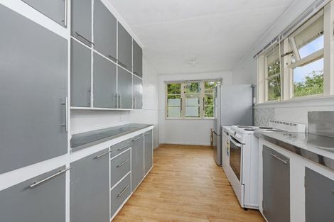 Photo of property in 2 Sare Crescent, Fairfield, Hamilton, 3214