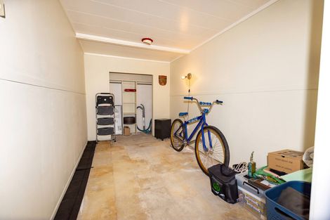 Photo of property in 5 Braebank Lane, Te Atatu South, Auckland, 0610