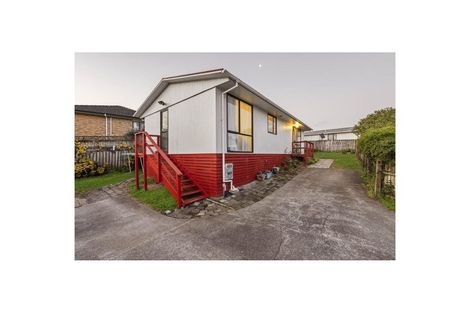Photo of property in 2/27 Nearco Street, Randwick Park, Auckland, 2105