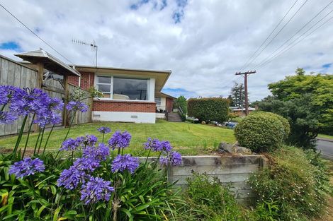 Photo of property in 1/40 Hillcrest Avenue, Hillcrest, Auckland, 0627