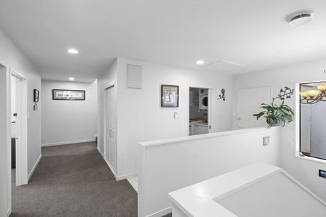 Photo of property in 18 Rockview Place, Mount Pleasant, Christchurch, 8081