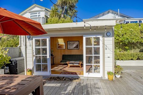 Photo of property in 8 Veronica Street, Brooklyn, Wellington, 6021