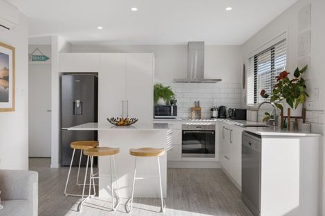 Photo of property in 11 Tiria Drive, Papamoa Beach, Papamoa, 3118