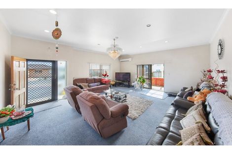 Photo of property in 12 Paloma Court, Hillpark, Auckland, 2102