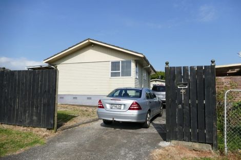 Photo of property in 56 Othello Drive, Clover Park, Auckland, 2023