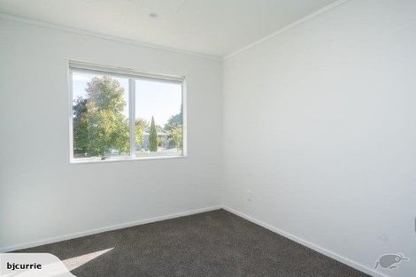 Photo of property in 2 Avon Close, Richmond Heights, Taupo, 3330