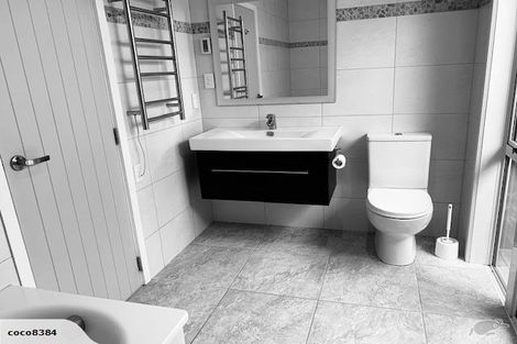 Photo of property in 100 Harbour View Road, Omokoroa, 3114