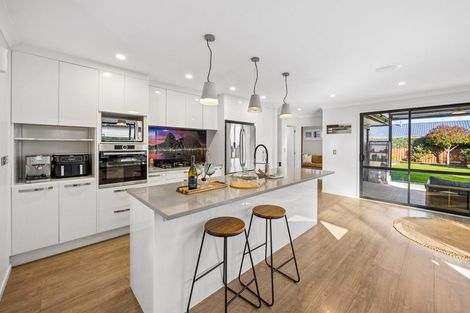 Photo of property in 14 Kahika Grove, Huapai, Kumeu, 0810
