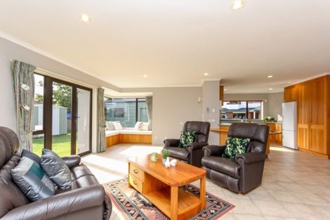 Photo of property in 7 Sandel Rise, Merrilands, New Plymouth, 4312
