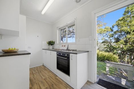 Photo of property in 1/9 Phillipa Place, Browns Bay, Auckland, 0630