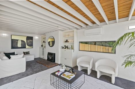 Photo of property in 31 Howard Road, Point Howard, Lower Hutt, 5013