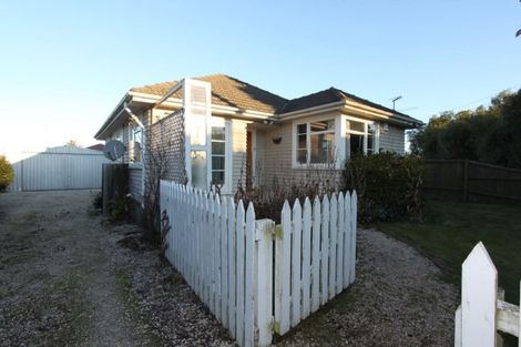 Photo of property in 2 Farquhars Road, Redwood, Christchurch, 8051
