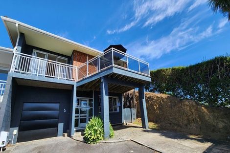 Photo of property in 5b Te Mara Place, Merrilands, New Plymouth, 4312