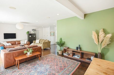 Photo of property in 37 Haruru Falls Road, Haruru, 0204