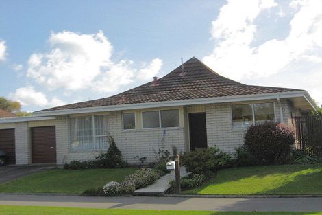 Photo of property in 28 Solway Avenue, Ilam, Christchurch, 8041