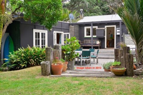 Photo of property in 52 Beach Valley Road, Piha, New Lynn, 0772