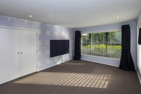 Photo of property in 31 Gleneagles Terrace, Ilam, Christchurch, 8053
