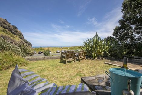 Photo of property in 65 Marine Parade North, Piha, 0772