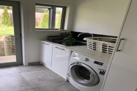 Photo of property in 47 Burrow Road, Pukekohe, 2120