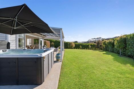 Photo of property in 6 Fruitlands Road, Kumeu, 0810