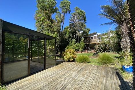 Photo of property in 22 Korotaha Terrace, Rothesay Bay, Auckland, 0630