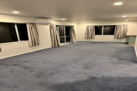 Photo of property in 3b Deuxberry Avenue, Northcote, Auckland, 0627