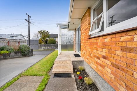 Photo of property in 2/6 Essex Street, Vogeltown, New Plymouth, 4310
