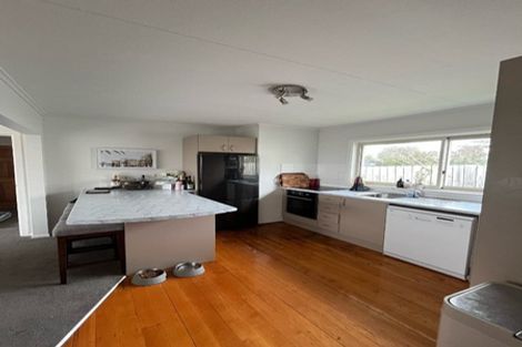 Photo of property in 1 Hartley Terrace, Massey, Auckland, 0614