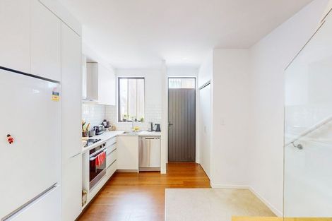 Photo of property in 34 Palm Grove, Berhampore, Wellington, 6023