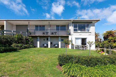 Photo of property in 3a Leo Place, Kawaha Point, Rotorua, 3010