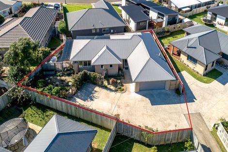 Photo of property in 80 Golden Shore Place, Coromandel, 3506