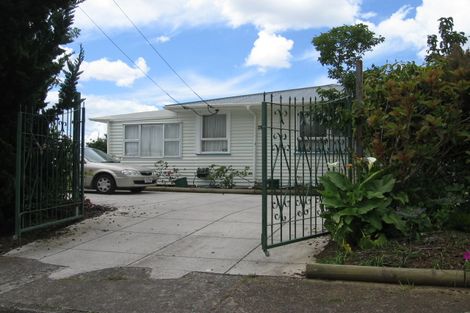 Photo of property in 11 Olive Crescent, Papatoetoe, Auckland, 2025
