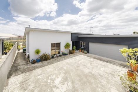 Photo of property in 23a Rosalie Terrace, Kelvin Grove, Palmerston North, 4414