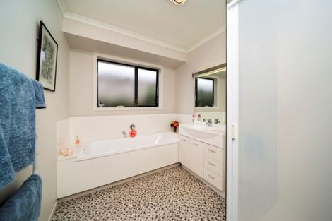 Photo of property in 9a Wilton Street, Westown, New Plymouth, 4310