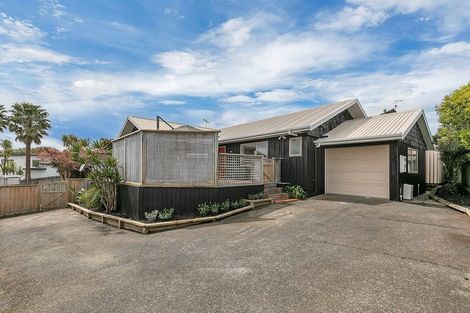 Photo of property in 2/108 Awaruku Road, Torbay, Auckland, 0630