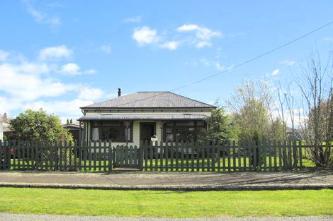 Photo of property in 11 Saint Clair Street, Takapau, 4203
